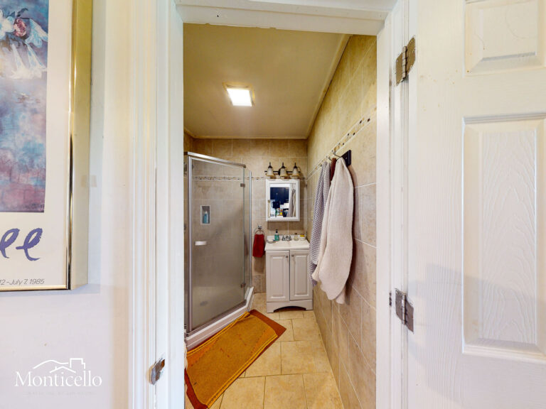 UNIT2 - FULL BATHROOM-1