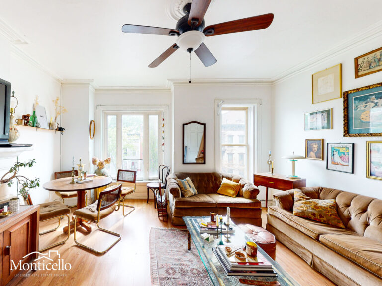 UNIT2 - LIVING ROOM-3